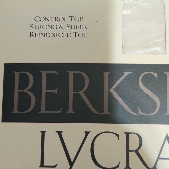 Berkshire 3-4 Lycra 3D Ivory Hosiery Pantyhose Tummy Control Top Vintage NWT - Picture 3 of 6